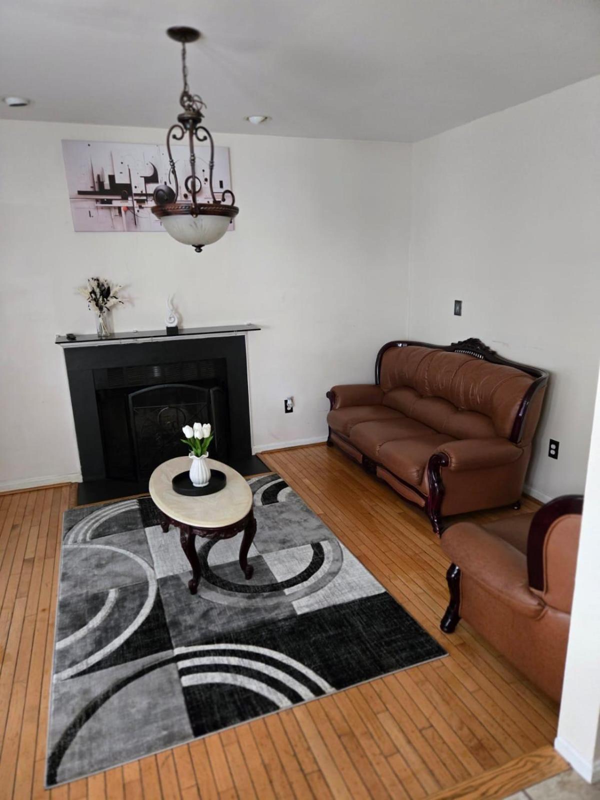 Special Rate Worthy Posh And Magnificent 4 Bedrooms And Two & Half Bath Greenbelt Luaran gambar